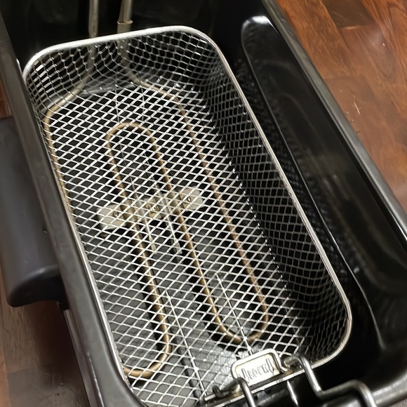 - Hamilton beach deep fryer - Picture 2 of 8